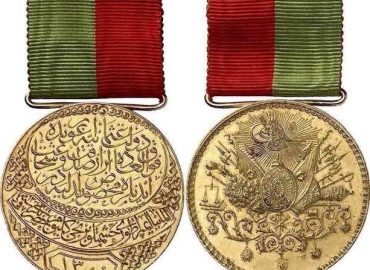 antika madalyon alıyoruz